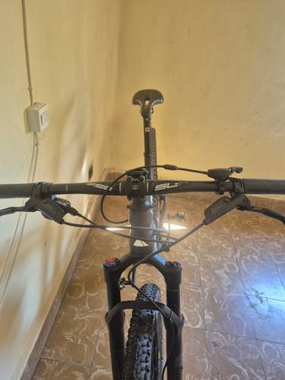 Bicicleta MTB 29" RockShox