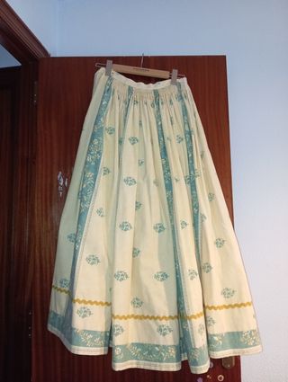 Traje regional: Falda y corpiño