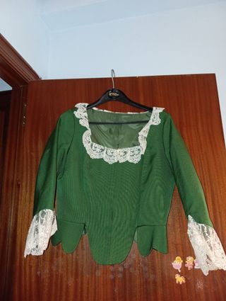 Traje regional: Falda y corpiño
