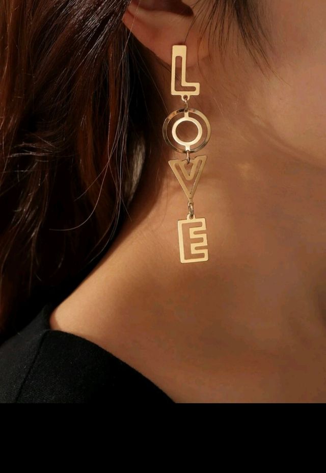 Pendientes dorados | Diseño corazón y cruz