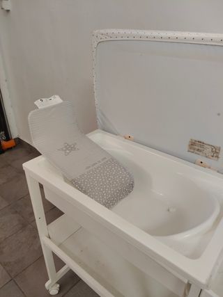 Cambiador bebé - blanco con ruedas