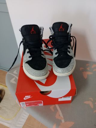 Nike Air Jordan 1 Retro