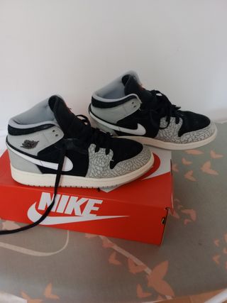 Nike Air Jordan 1 Retro