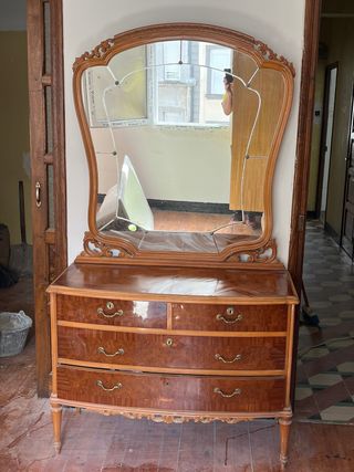 Aparador antiguo de madera