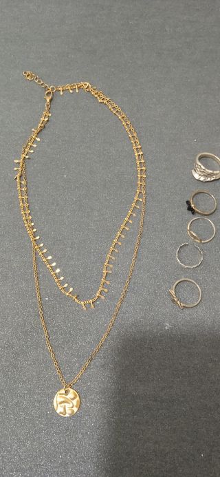Collar dorado con 2 cadenas y anillos 