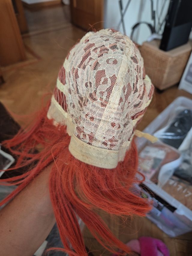 PRECIO NO NEGOCIABLE. Peluca roja anaranjada.