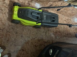 Cortacéspede eléctrico