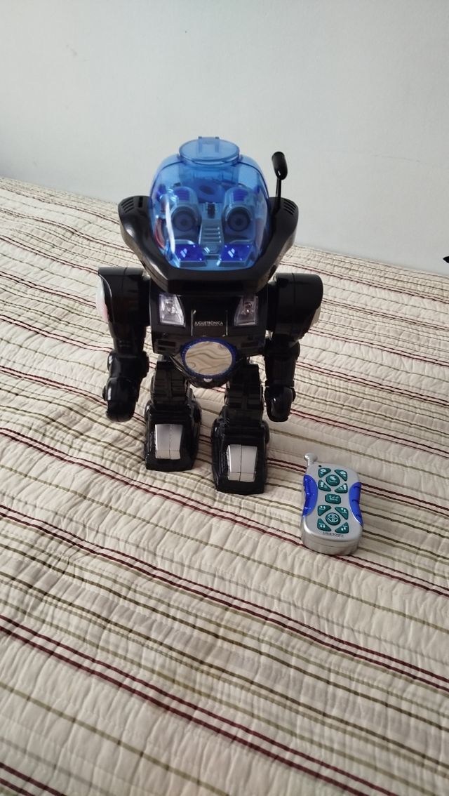 Robot de juguete con Control Remoto