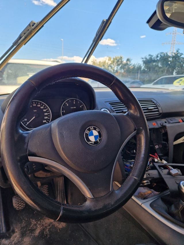 BMW 118d (2008) - Despiece