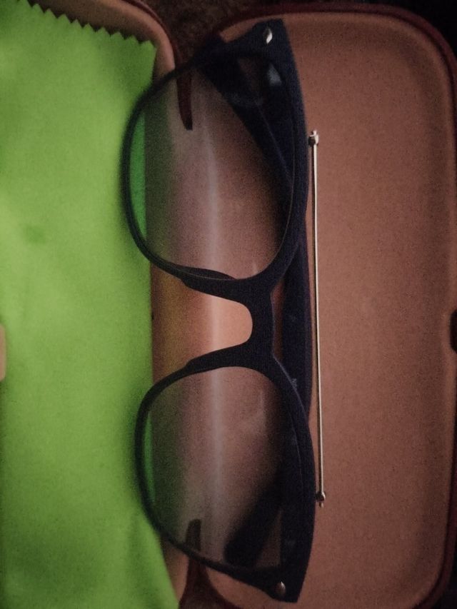 Gafas de sol, cristales azules, como nuevas