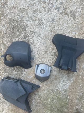 Tapas laterales Yamaha XMAX 400