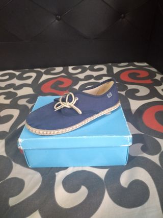 Zapatos niño clásicos azules
Talla 30
