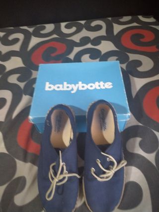 Zapatos niño clásicos azules
Talla 30