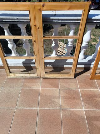 Ventanas madera 30€ unidad con marcos 50€ unidad
