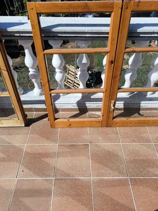 Ventanas madera 30€ unidad con marcos 50€ unidad

