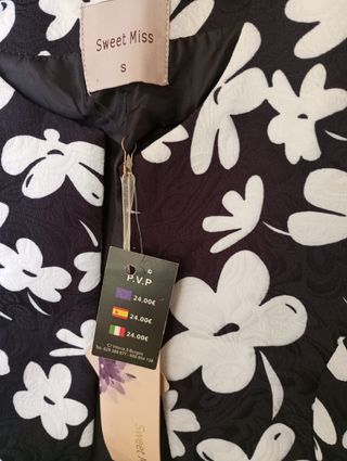Chaqueta flores blanco-negro talla S