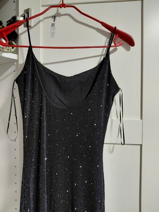 Vestido negro brillante