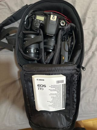 Cámara Canon EOS 77D con mochila incluido.