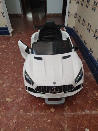 Coche eléctrico infantil Mercedes