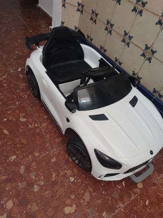Coche eléctrico infantil Mercedes