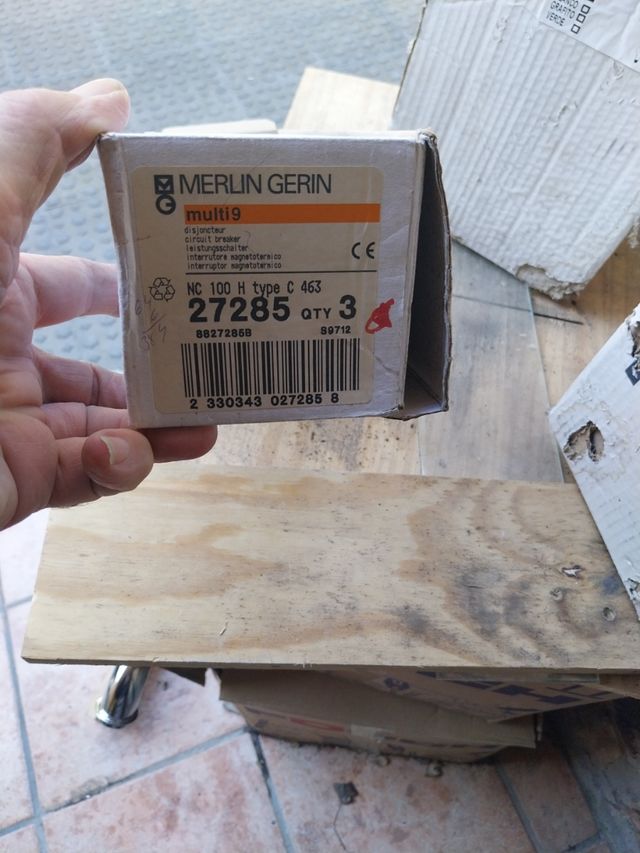 Interruptor magnetotérmico Merlin Gerin 27285 (3 u