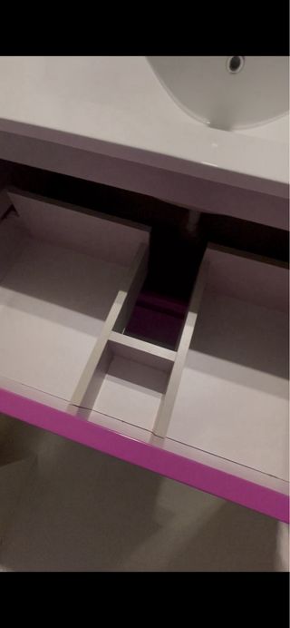 Mueble lavabo rosa/morado con espejo