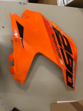 Spoiler tanque de gasolina KTM 1290 ADV 2024