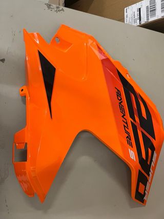 Spoiler tanque de gasolina KTM 1290 ADV 2024