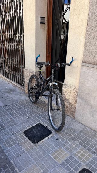 Bicicleta montaña doble suspensión