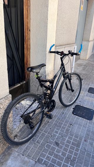 Bicicleta montaña doble suspensión