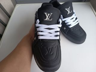 Zapatillas Luis Vuitton - Negras