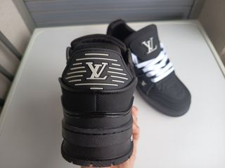 Zapatillas Luis Vuitton - Negras