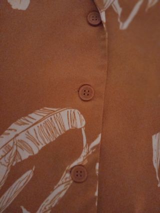 Blusa camisa dorada - hojas Blancas