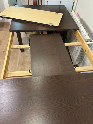 Mesa extensible marrón