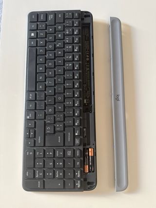 Teclado Logitech MK470 + Ratón