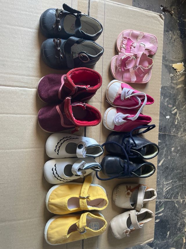 8 pares zapatos bebé 17-18