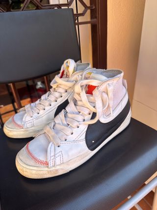Nike Blazer Mid '77 Jumbo - Blancas y Negras