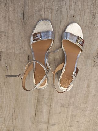 Sandalias Guess Plata