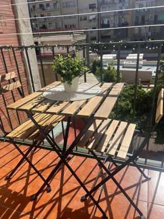 Mesa y sillas plegables - exterior