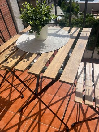Mesa y sillas plegables - exterior