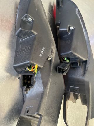 Intermitentes traseros Peugeot Satelis 125 (05)