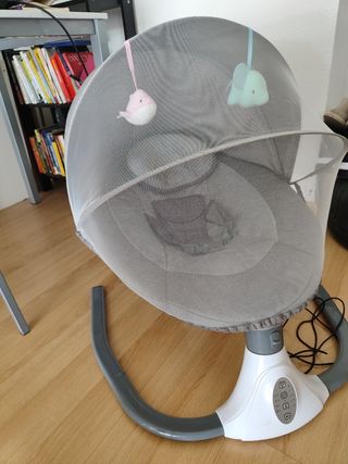 Silla mecedora bebé con mosquitera