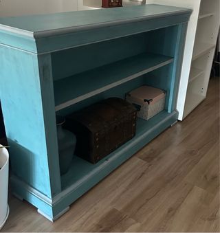 Librero azul marino de madera