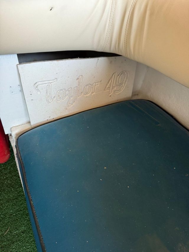 Barco Taylor 49 - Motor fueraborda
