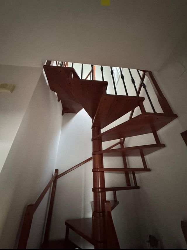 Scala a chiocciola legno