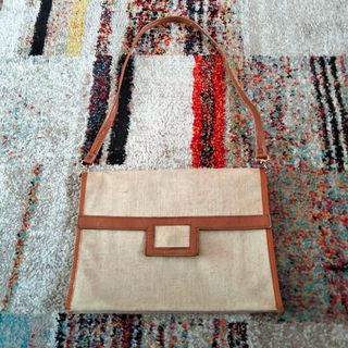 Bolso bandolera beige y marrón