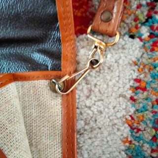 Bolso bandolera beige y marrón