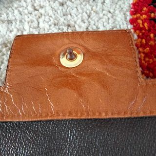 Bolso bandolera beige y marrón