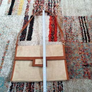 Bolso bandolera beige y marrón