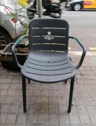 Silla de Plástico para Terraza.

